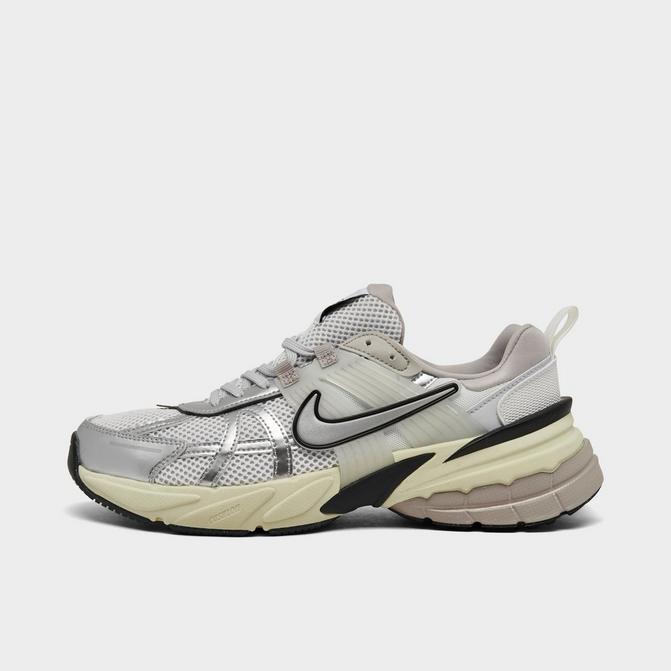 Nike latest casual shoes online