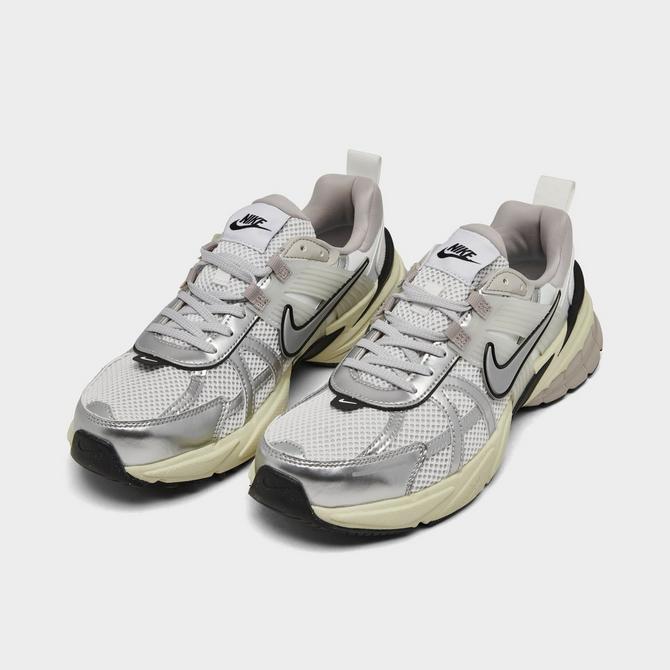 Nike gray casual shoes deals