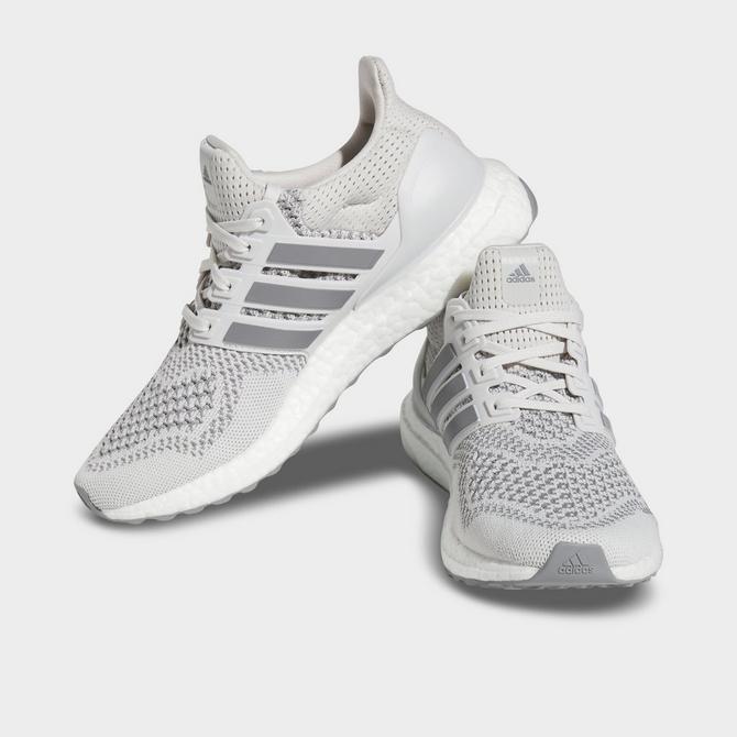 Womens all white on sale ultraboost