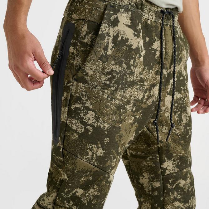 Nike camo jogger in green hotsell