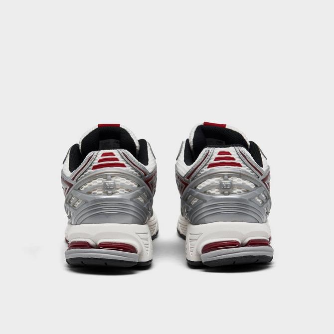 New balance 670 classic hot sale red