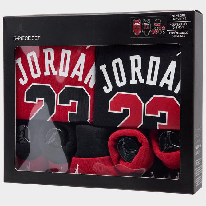 Newborn jordan deals gift sets