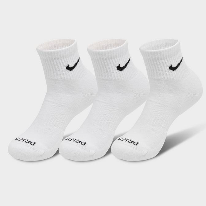 All white best sale nike socks