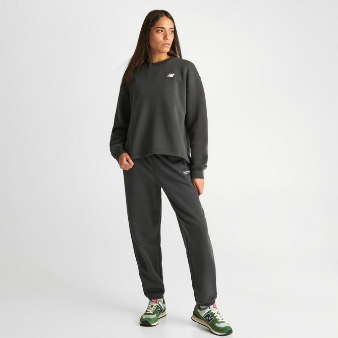 Women's New Balance Linear Heritage Brushed Back Fleece Crewneck  Sweatshirt| JD Sports