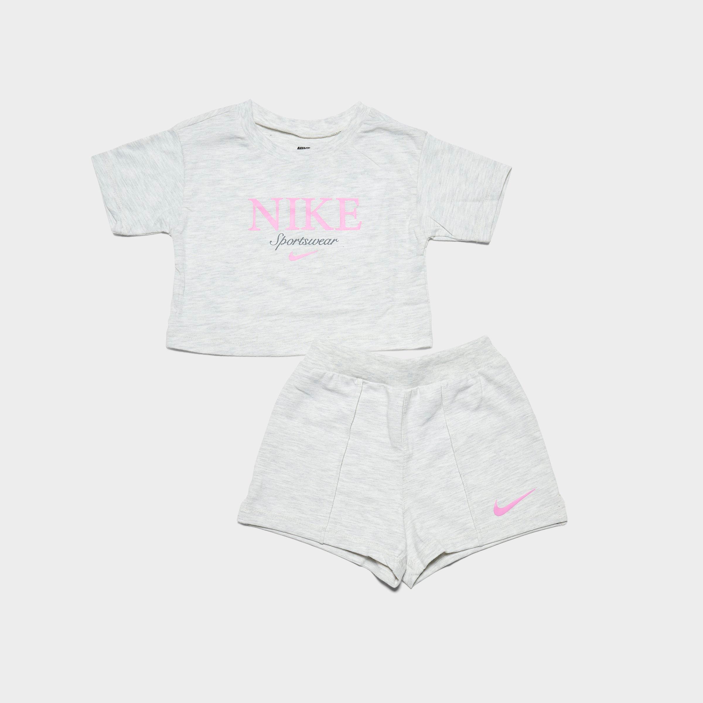 Nike Girls Infant Sportswear T-Shirt and Shorts Set in Light Heather Grey Size: 18M