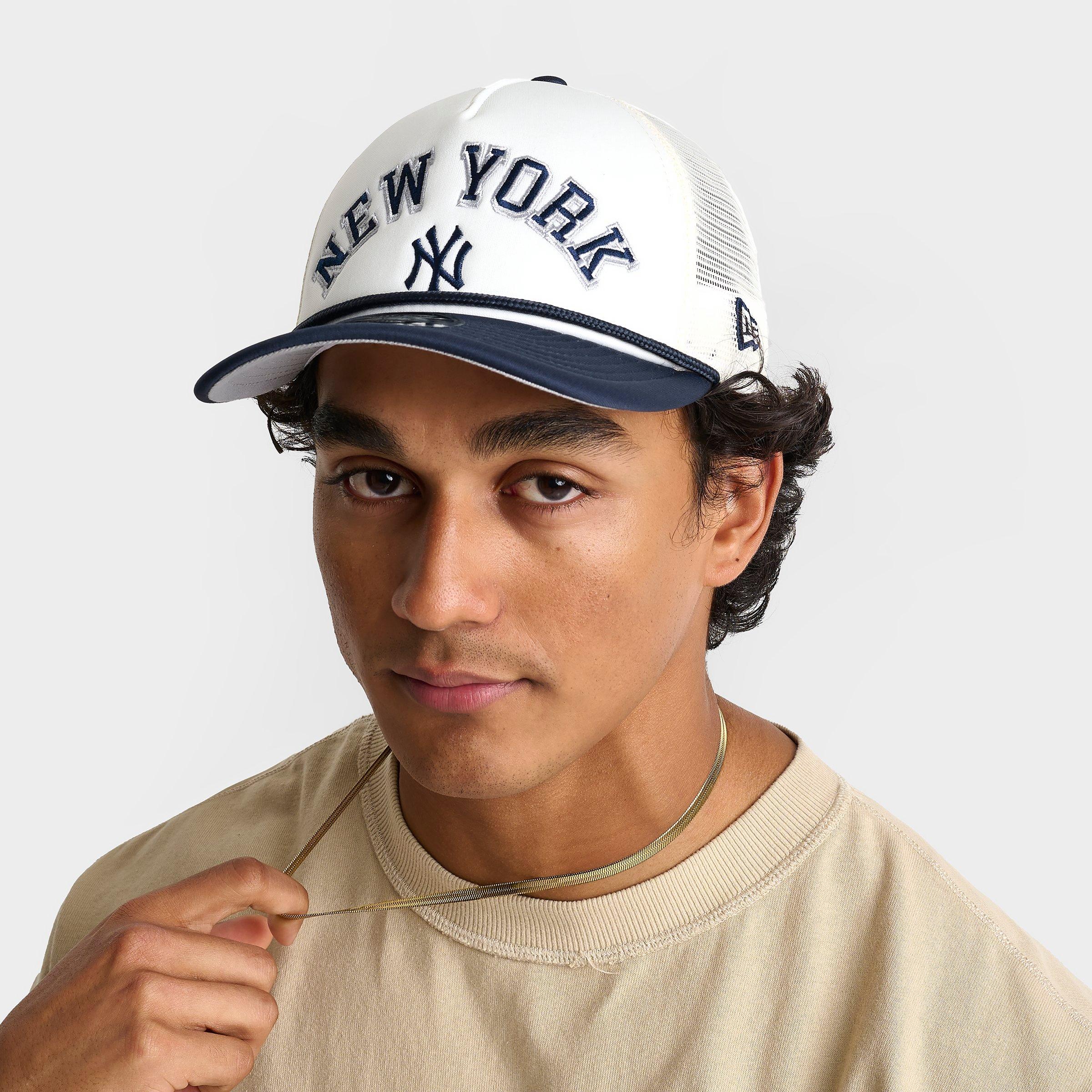 New Era New York Yankees MLB 9FORTY M-Crown Snapback Hat in White/Navy