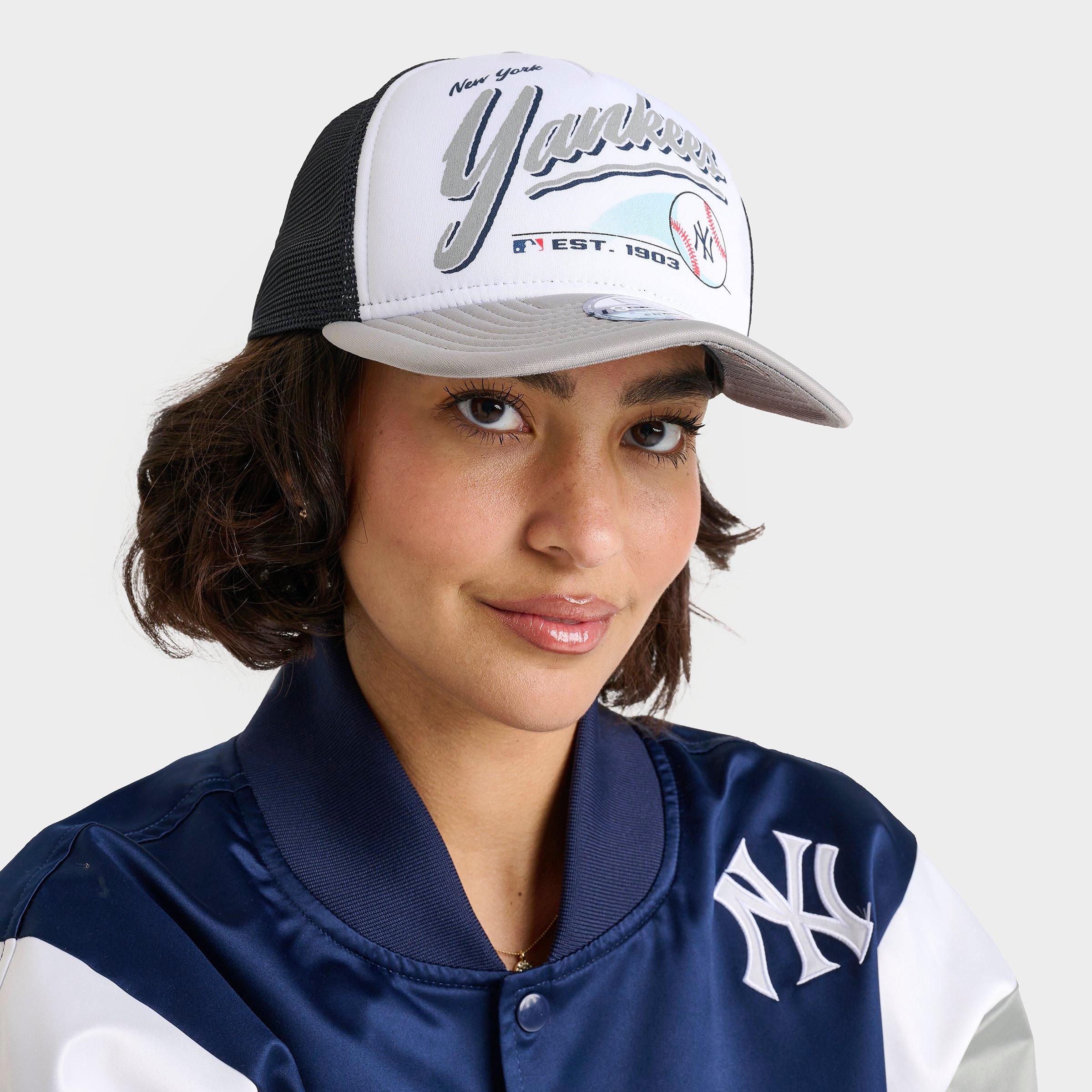 New Era New York Yankees MLB Trucker Snapback Hat in Black/White/Grey