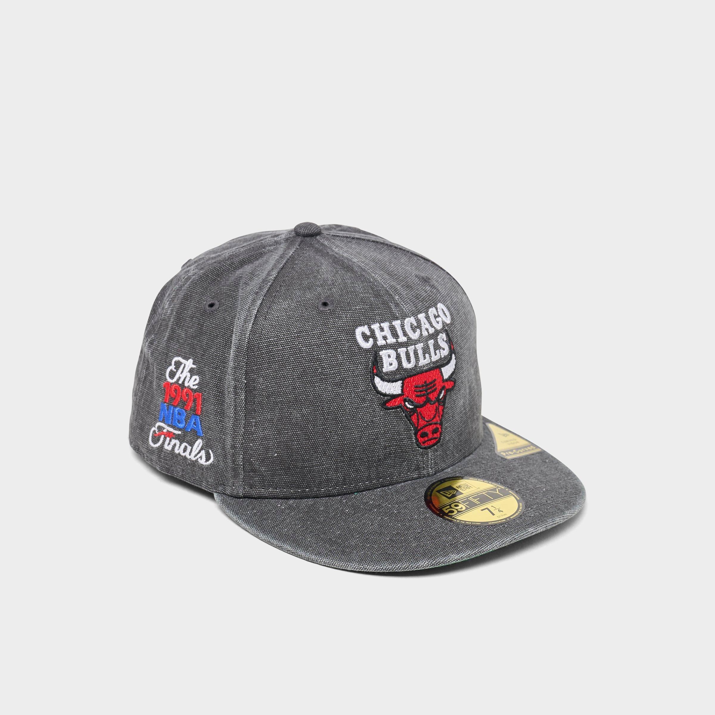 New Era Chicago Bulls NBA 59FIFTY Fitted Hat in Black/Red Size: 7 1/4