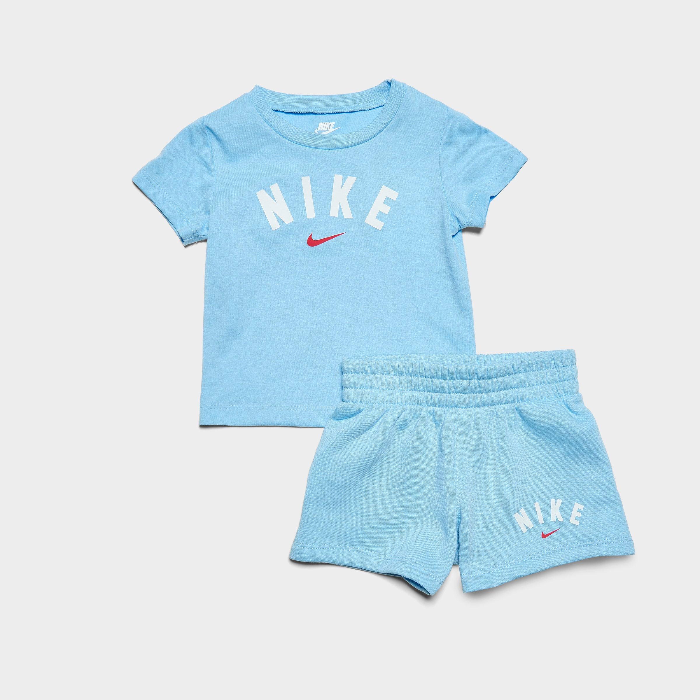 Nike Infant T-Shirt and Shorts Set in Light Blue Size: 18M
