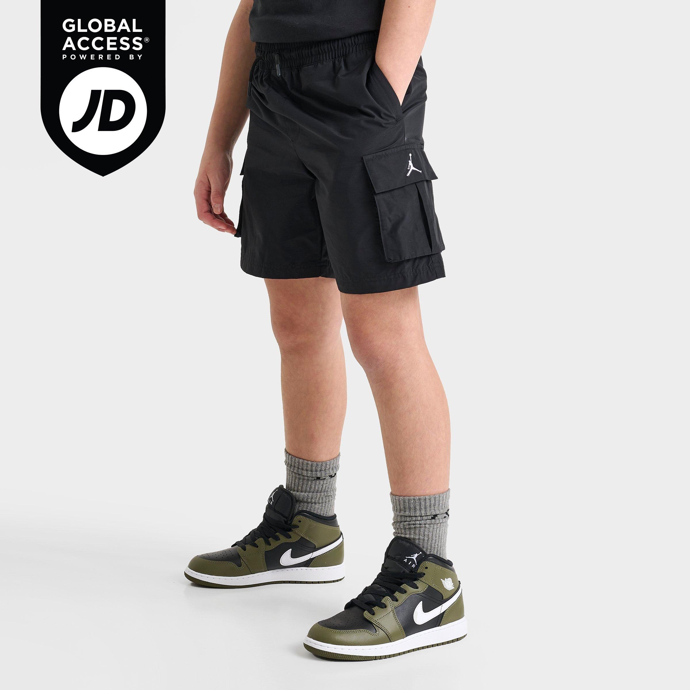 Jordan Kids Woven Cargo Shorts in Black Size: Small