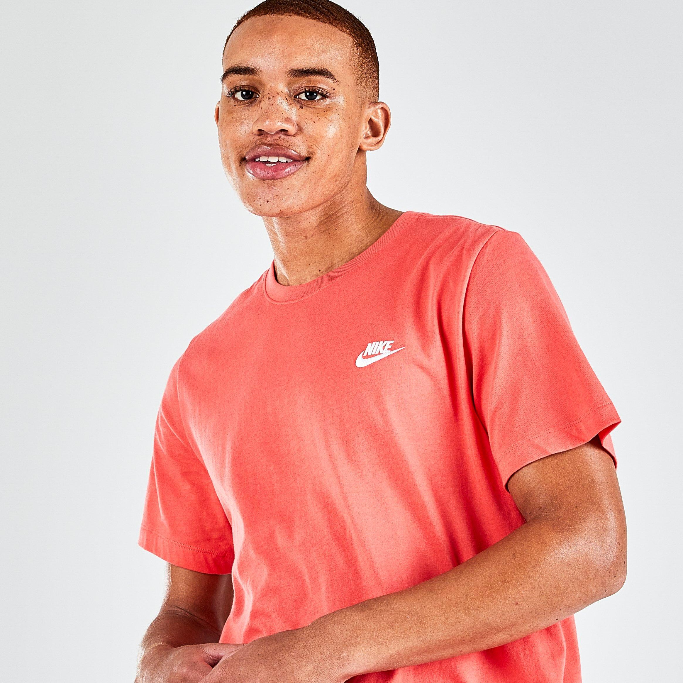 Nike Sportswear Club T-Shirt in Magic Ember Size: XS