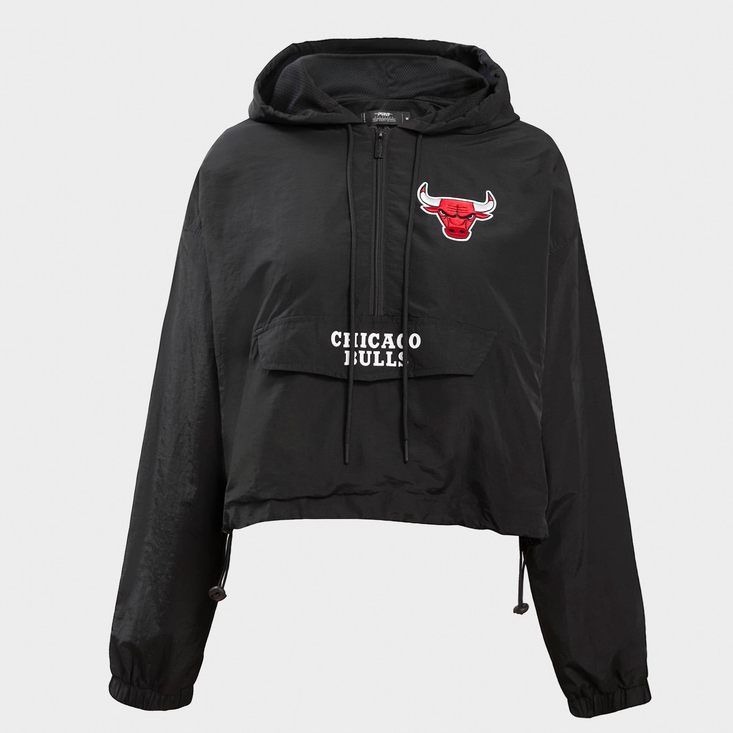 Pro Standard Women's Chicago Bulls NBA Classic Cropped Wind Half-Zip Woven Jacket