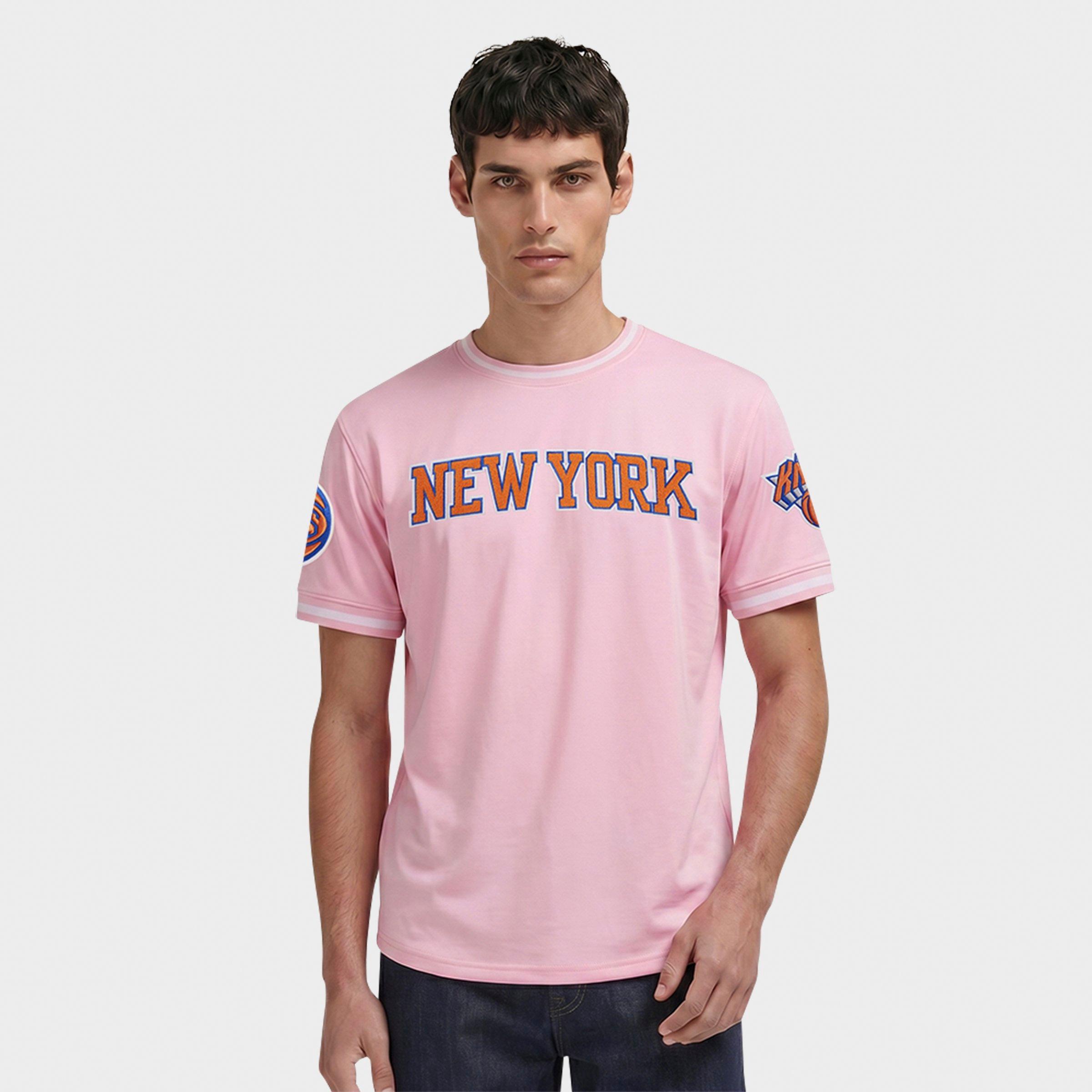 Pro Standard Men's New York Knicks NBA Classic Chenille T-Shirt in Pink Size: 3XL