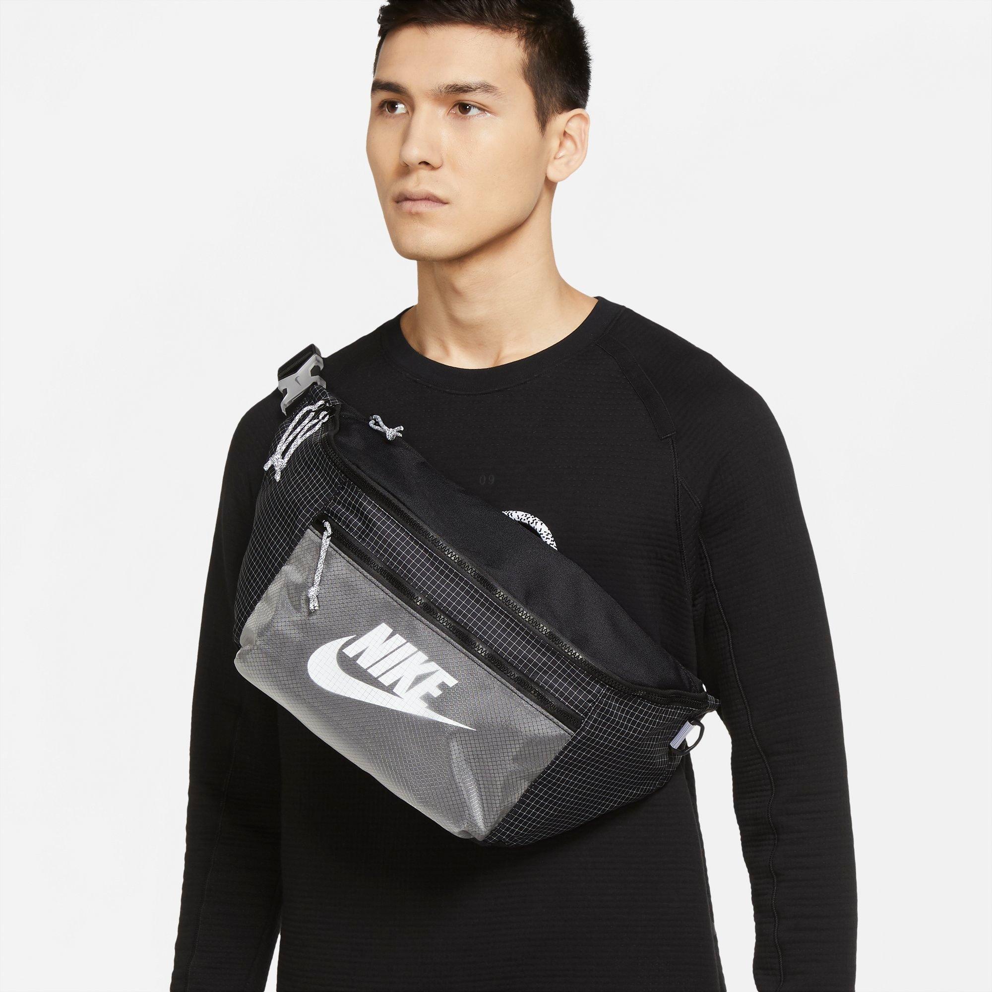 nike fanny pack for men