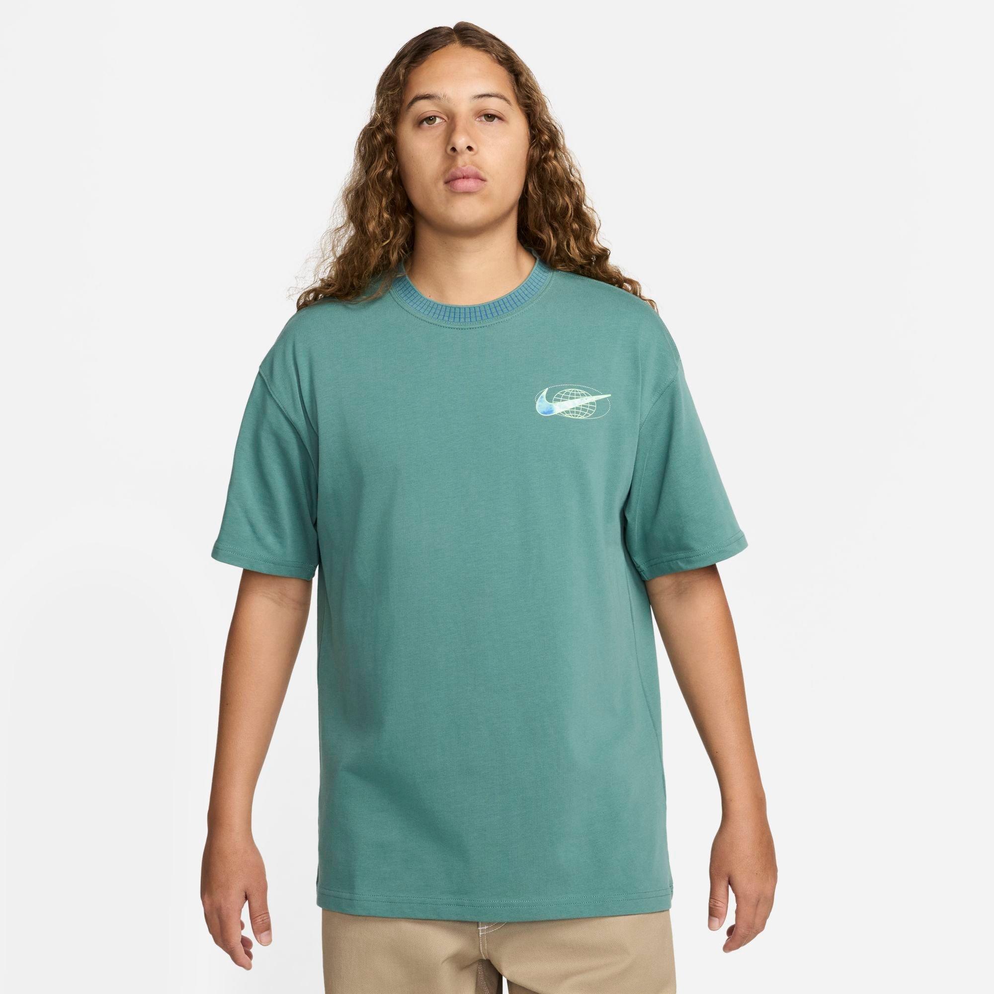Nike Men's Sportswear Max90 T-Shirt in Bicoastal Size: Large