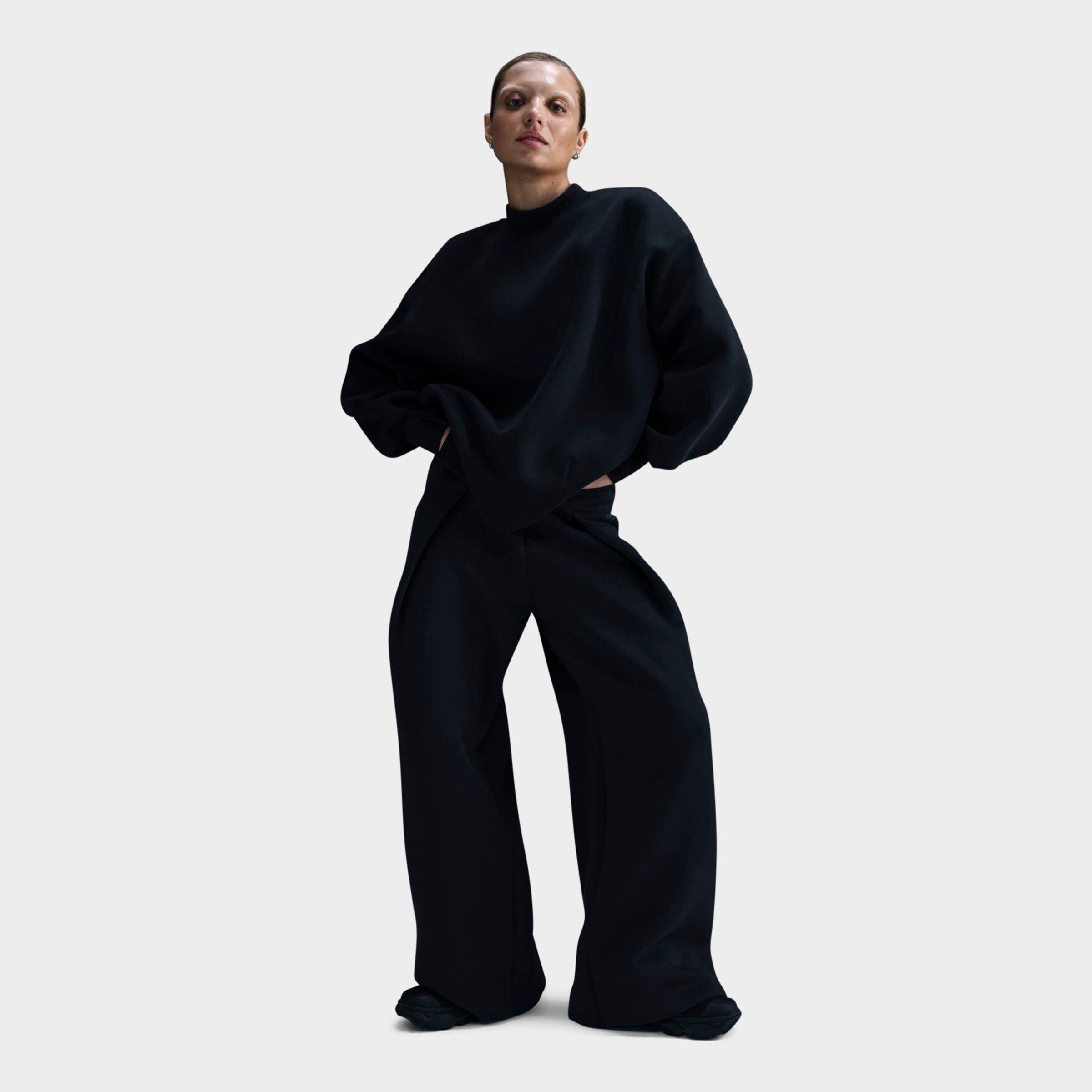Nike Women's Sportswear Tech Fleece Oversized Crewneck Sweatshirt in Black Size: XS