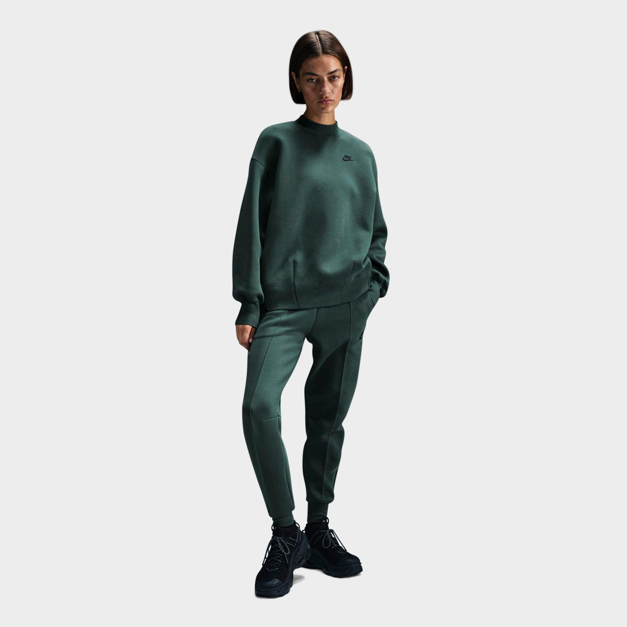 Nike Women's Sportswear Tech Fleece Oversized Crewneck Sweatshirt in VINTAGE GREEN/BLACK Size: XS