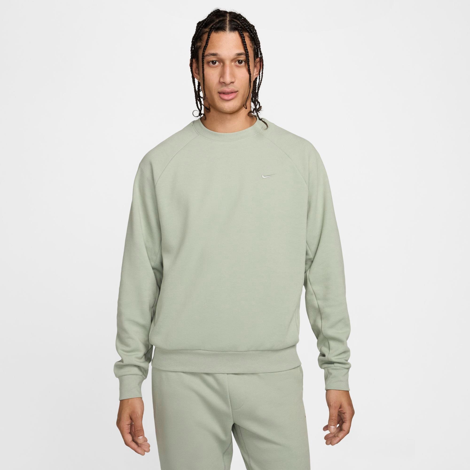 Nike Men's Primary Dri-FIT UV Versatile Crewneck Sweatshirt in Jade Horizon Size: Medium