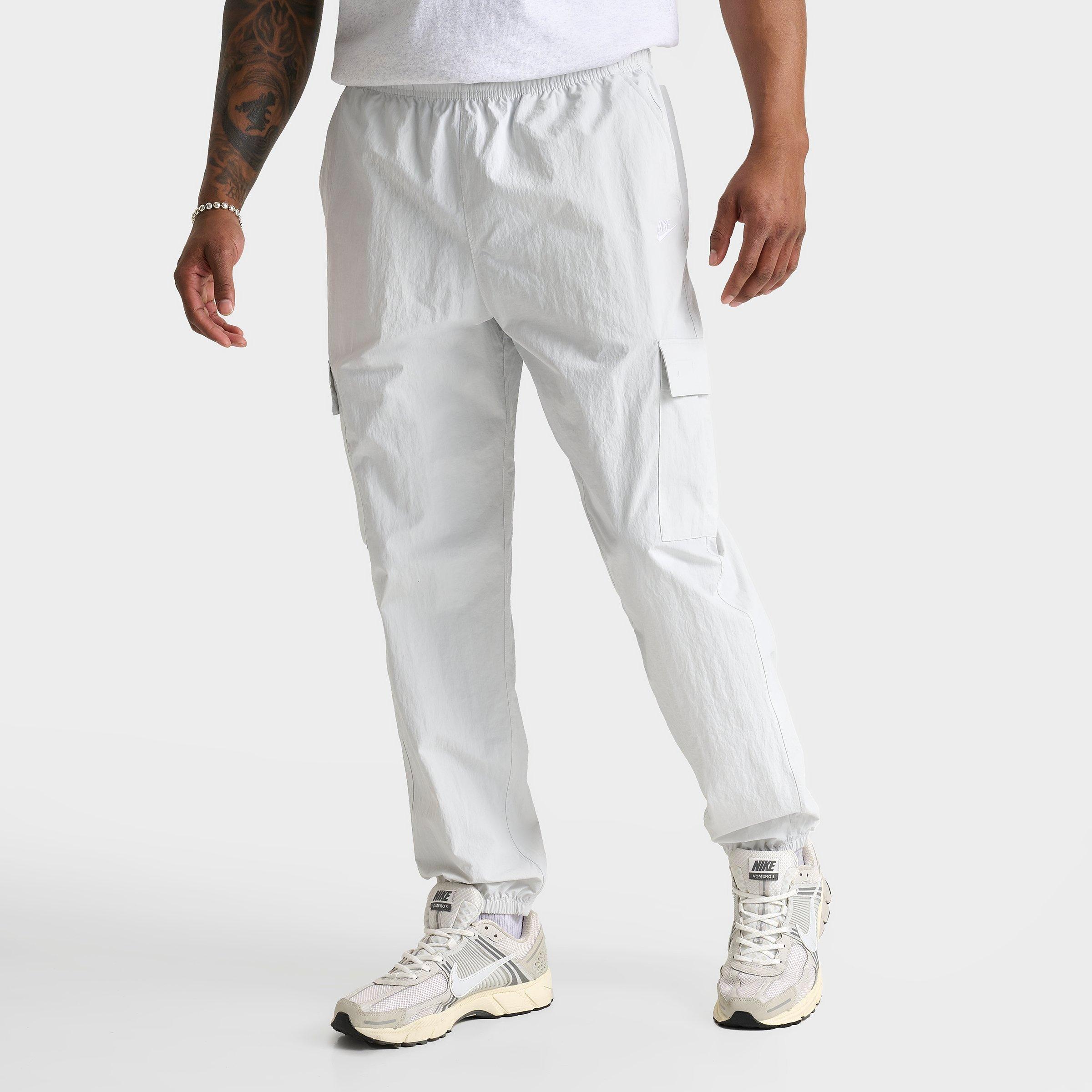 Nike Men's Club Woven Cargo Pants in Photon Dust/Photon Dust Size: Small