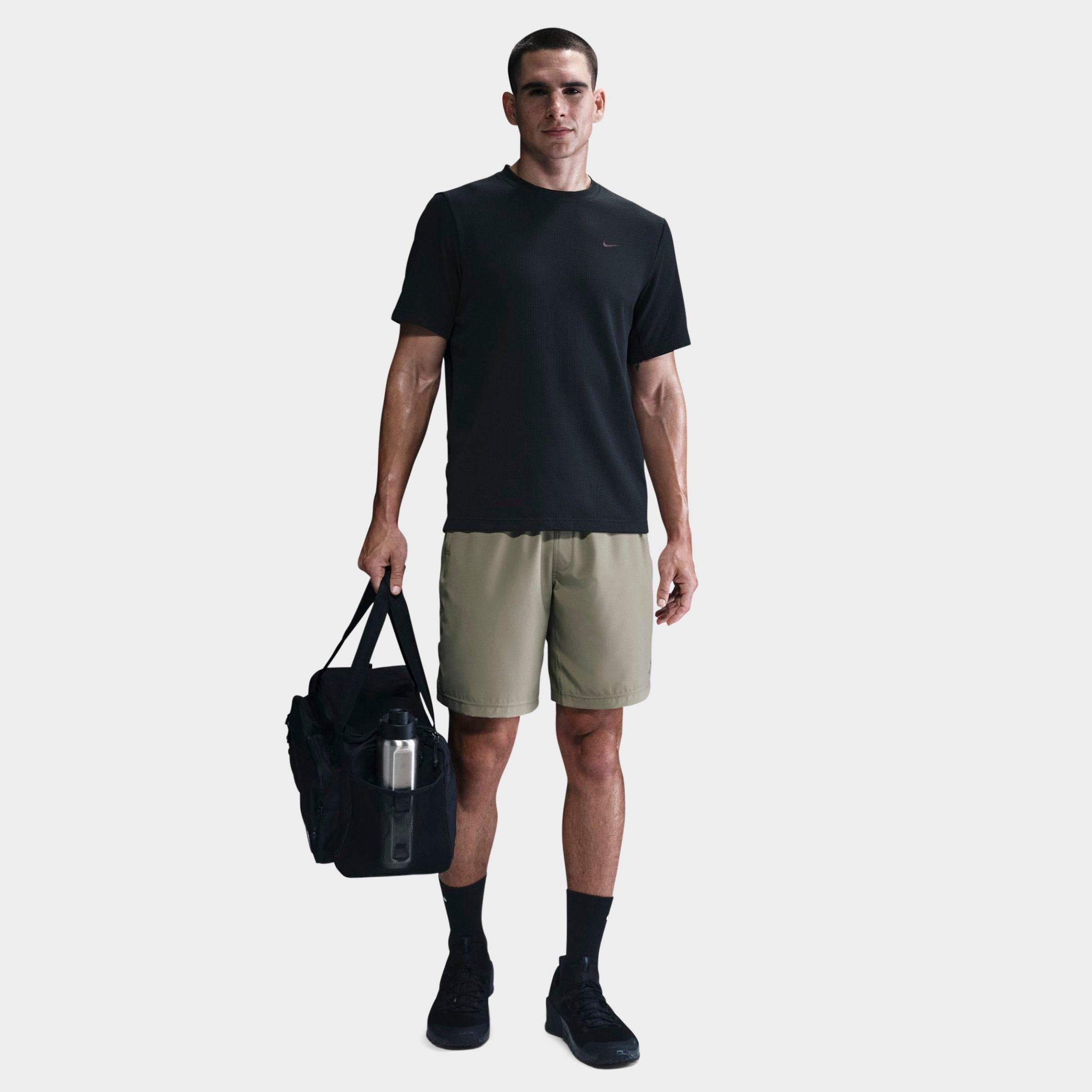 Nike Men's Primary Dri-FIT Seersucker Versatile Top in Black Size: Small