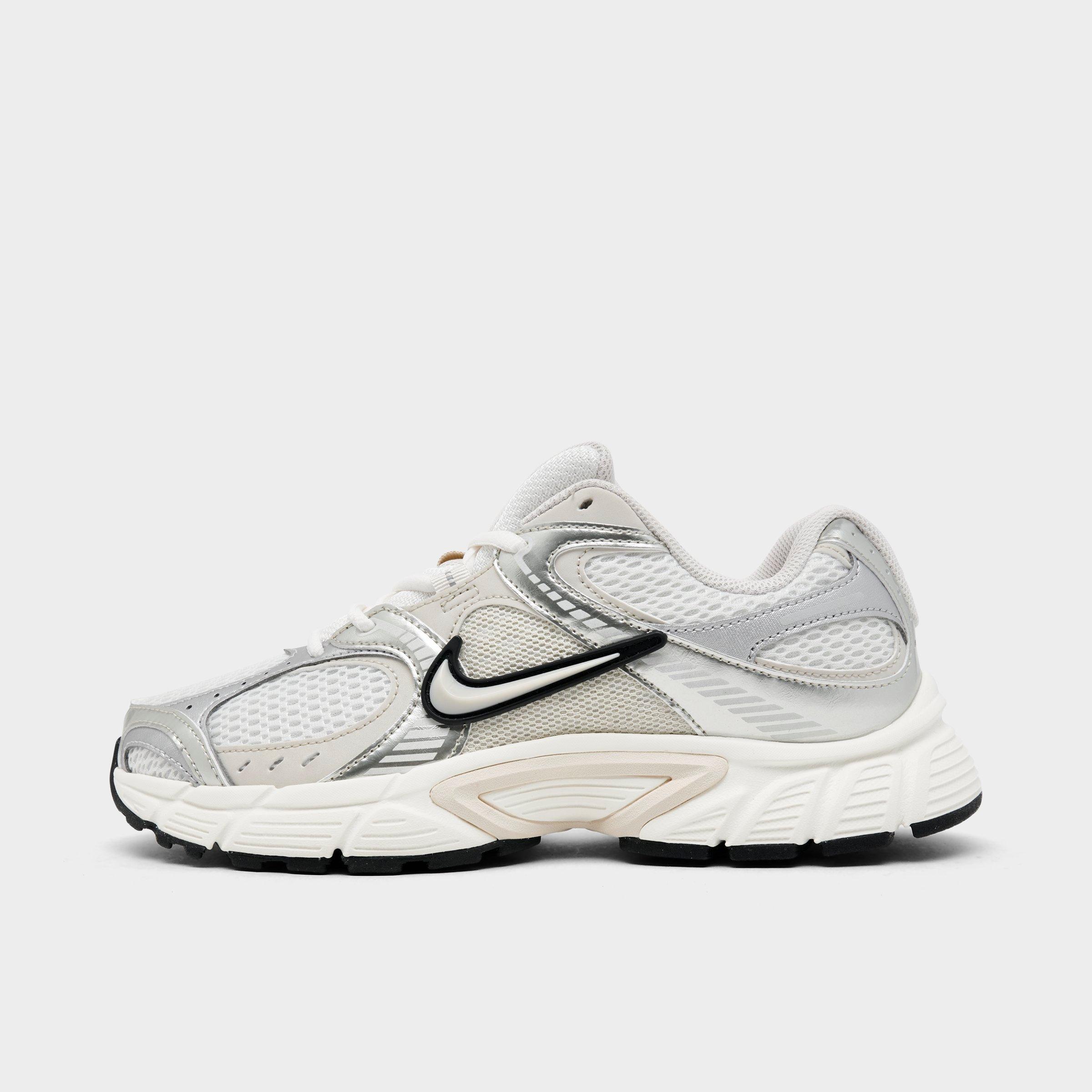 Nike Women's V5 RNR Casual Shoes in Summit White/Sail/Black Size: 7.0