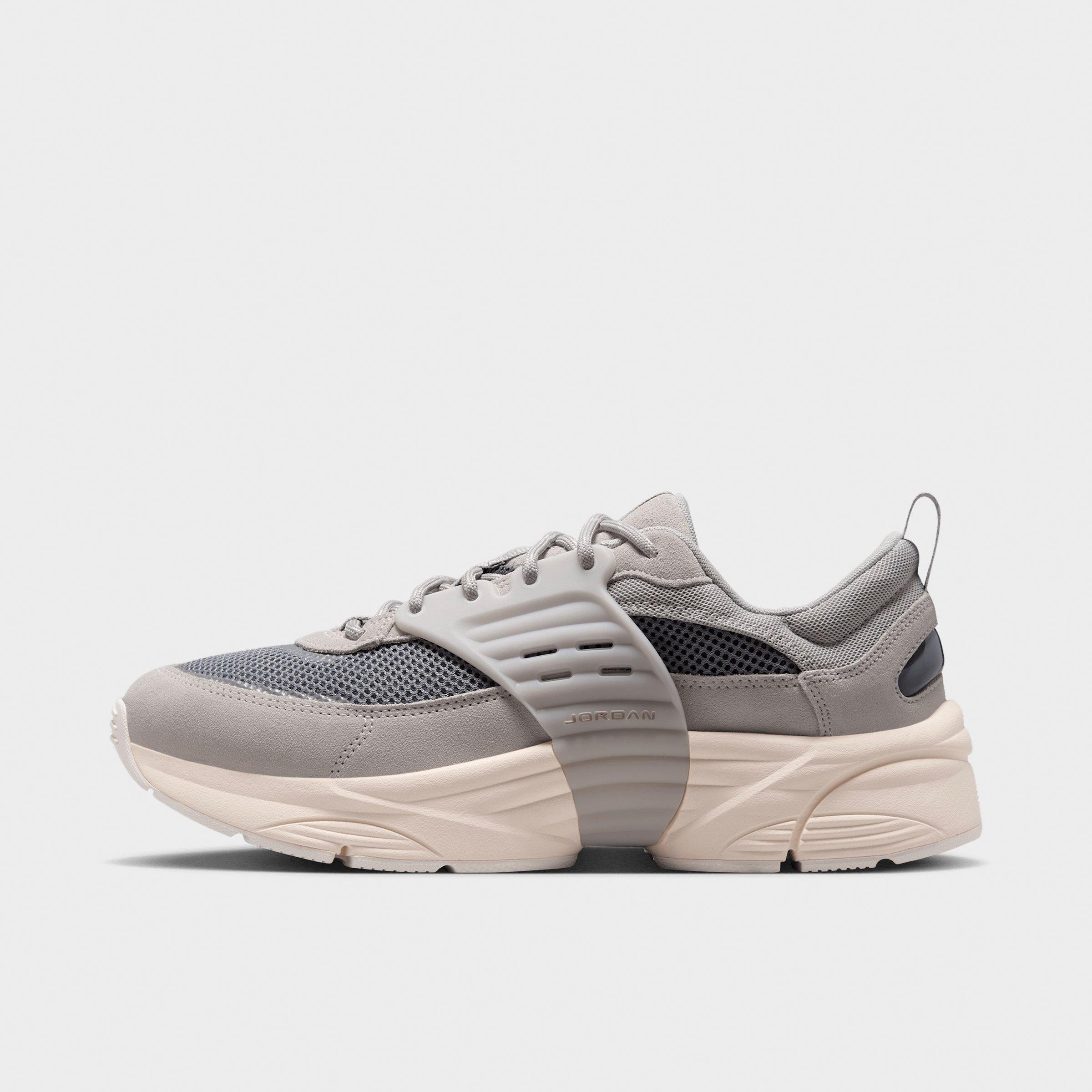 Jordan Men's Trunner O/S Casual Shoes in Light Iron Ore/Smoke Grey/Chalk Size: 14.0