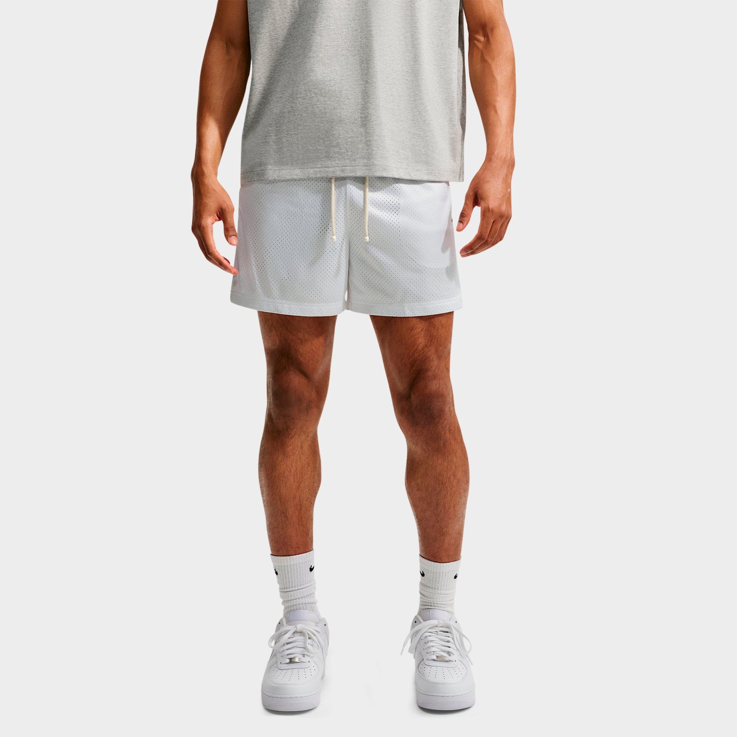 Nike Men's Standard Issue 5" Practice Mesh Basketball Shorts in White/Pale Ivory/Black Size: Small