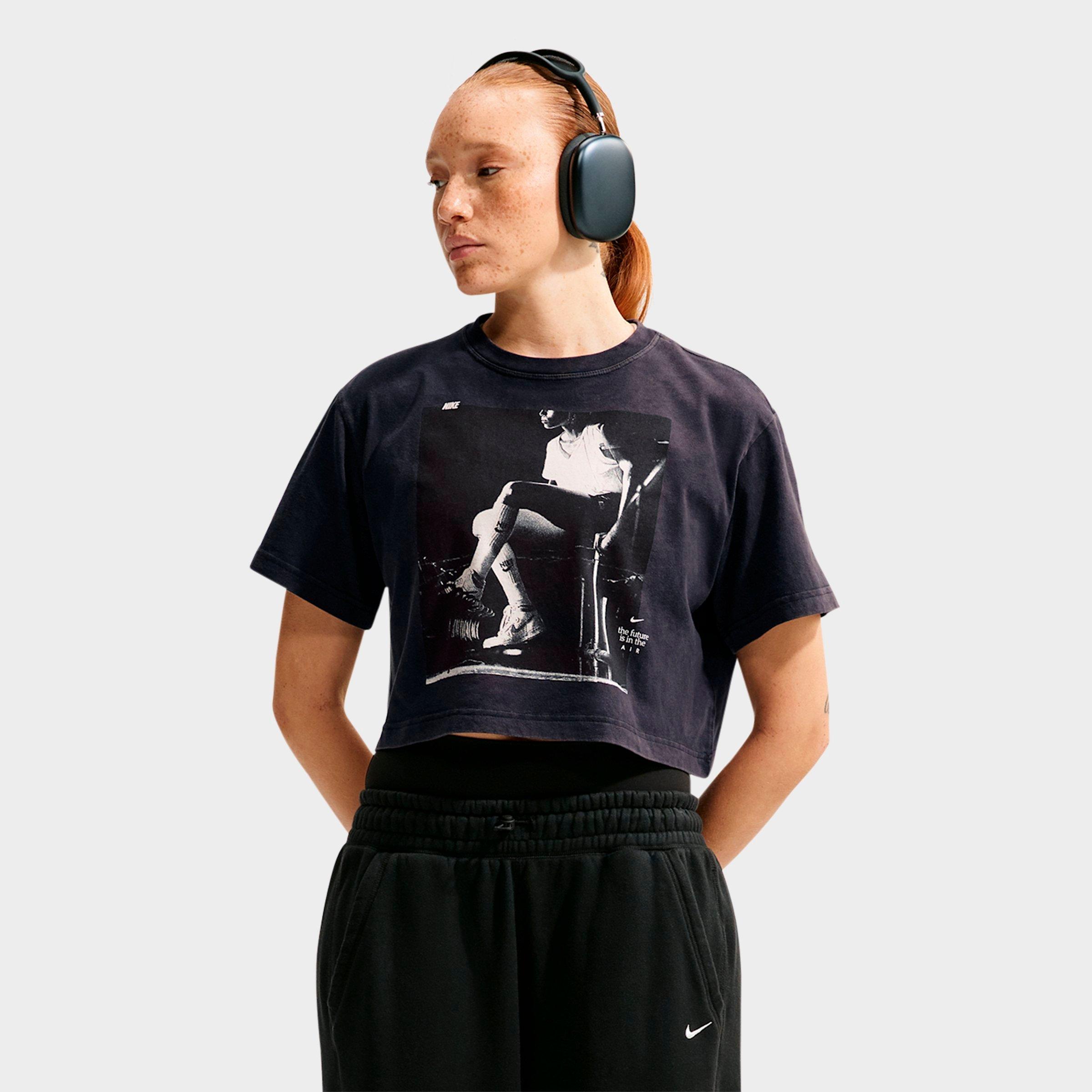 Nike Women's Basketball Photo T-Shirt in Black Size: Medium