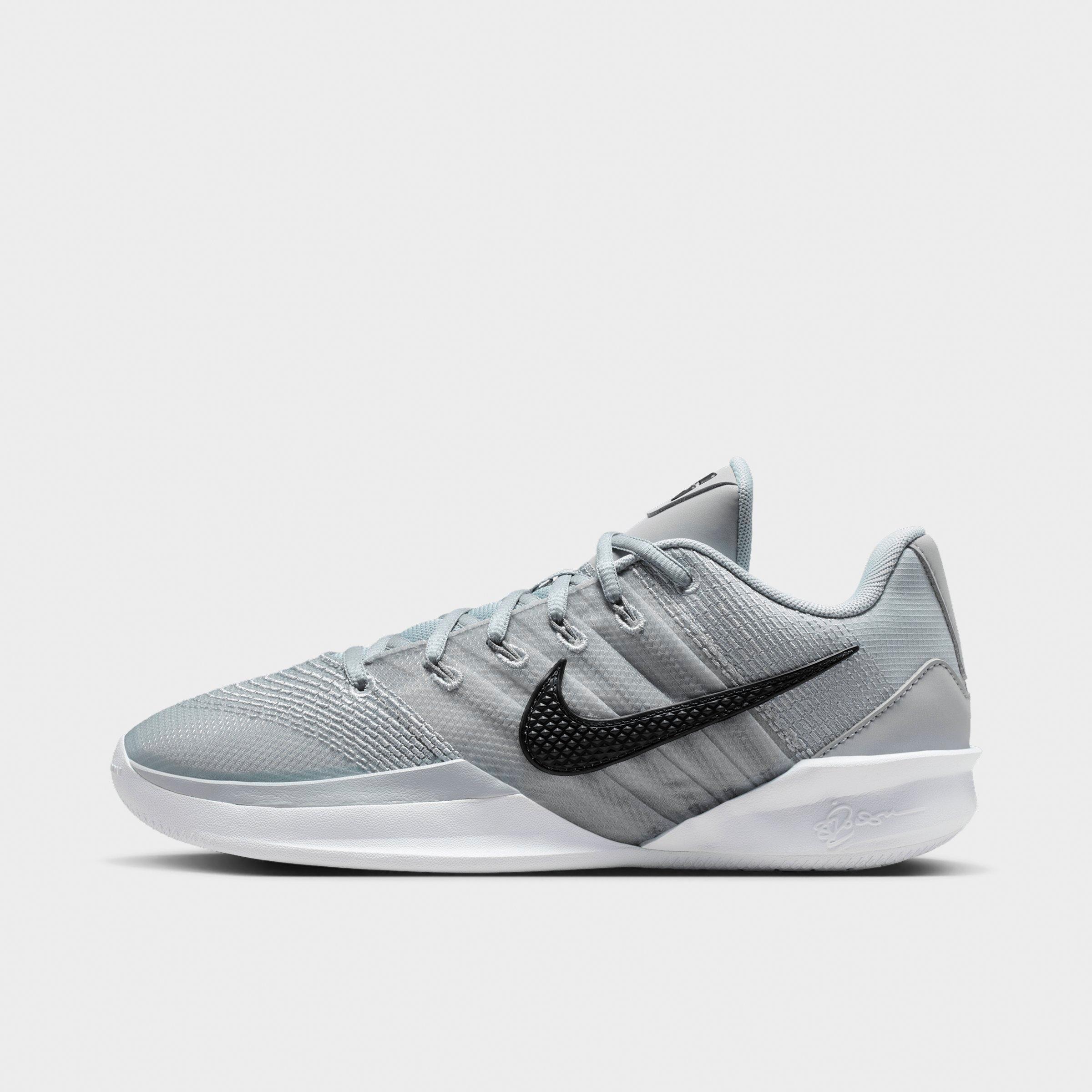 Nike Women's Sabrina 3 Basketball Shoes