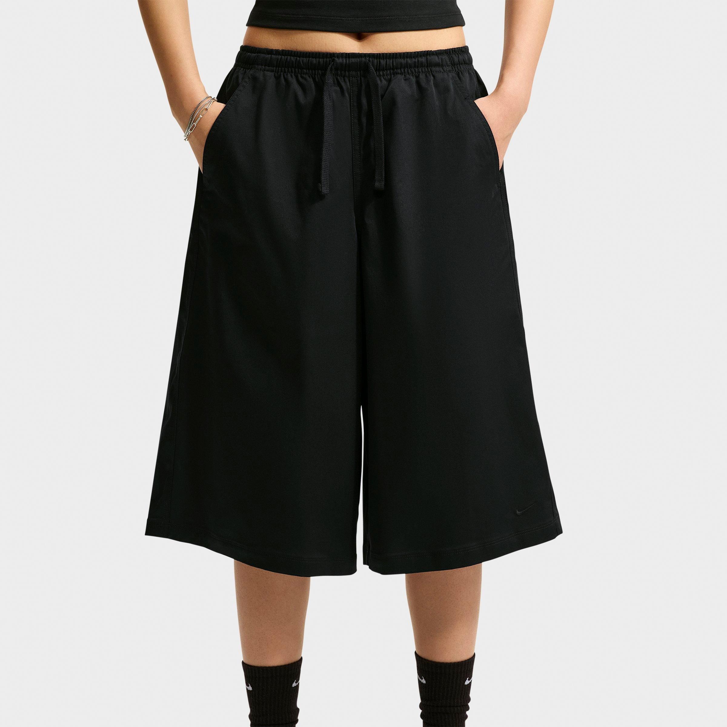 Nike Women's Sportswear Oversized Mid-Rise Parachute Shorts