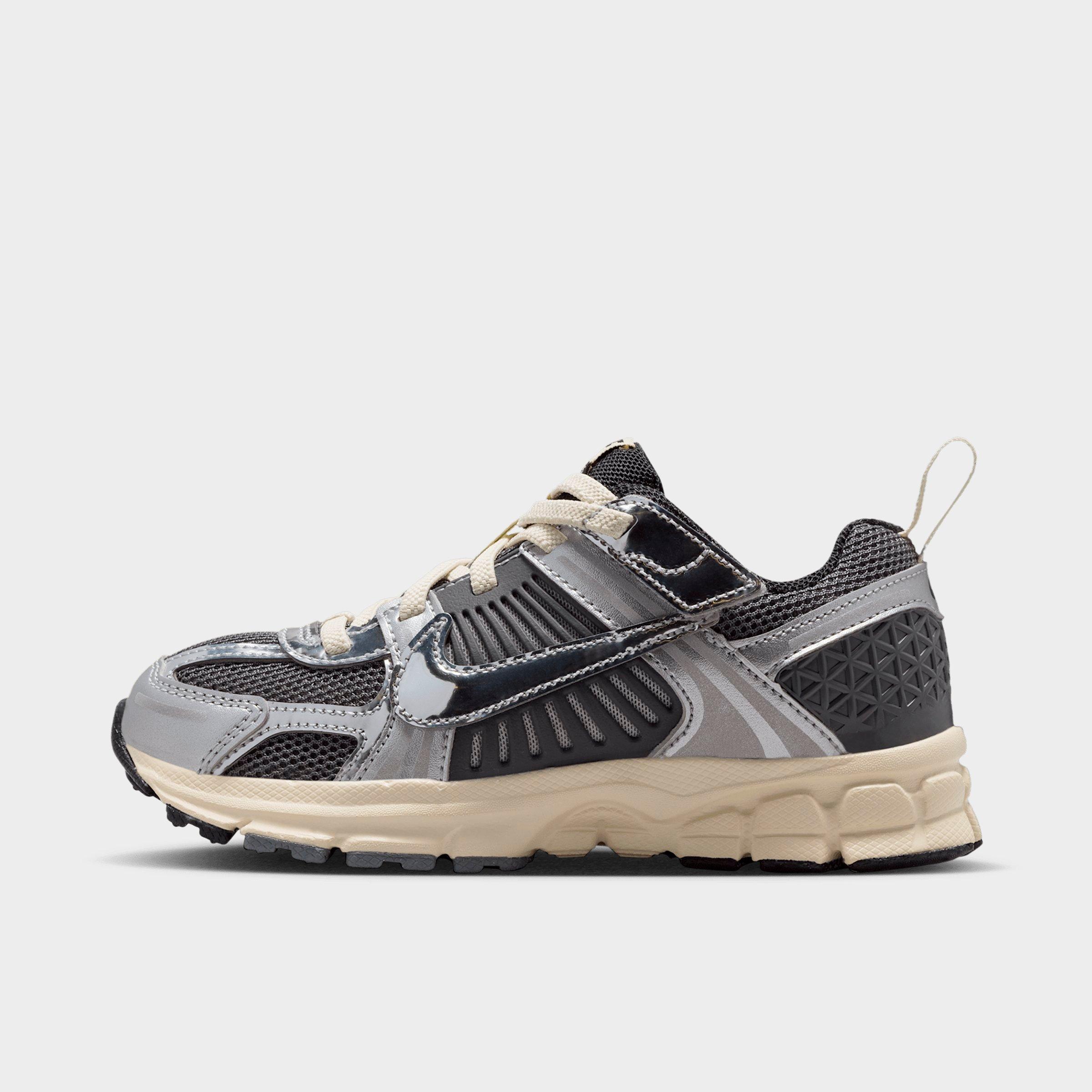 Nike Little Kids Vomero 5 Stretch Lace Casual Shoes in Iron Grey/Metallic Silver/Coconut Milk Size: 2.0