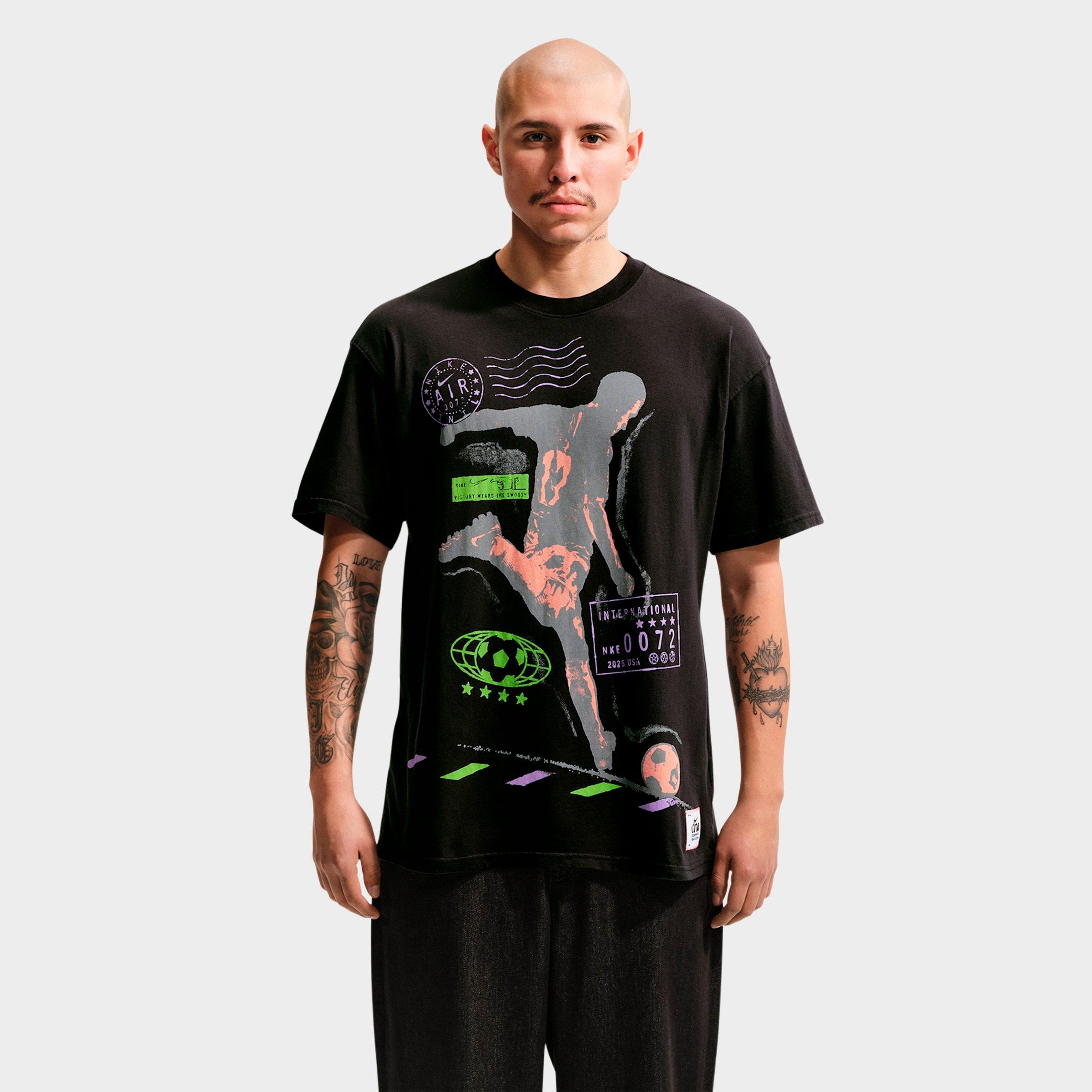 Nike Men's Sportswear Passport Stamp Graphic T-Shirt in Black Size: Medium