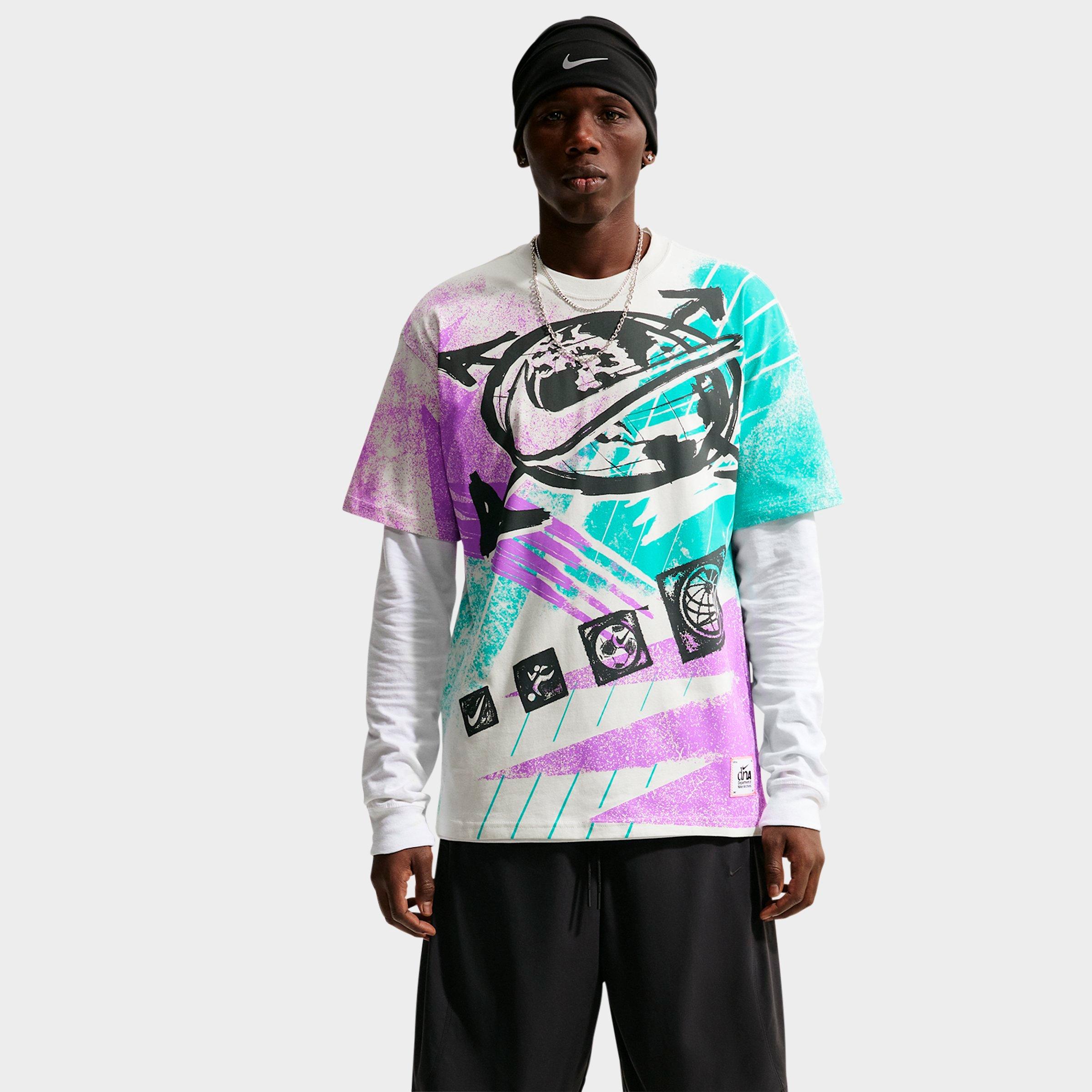 Nike Men's Sportswear Post Stamp T-Shirt in Spruce Aura Size: Large