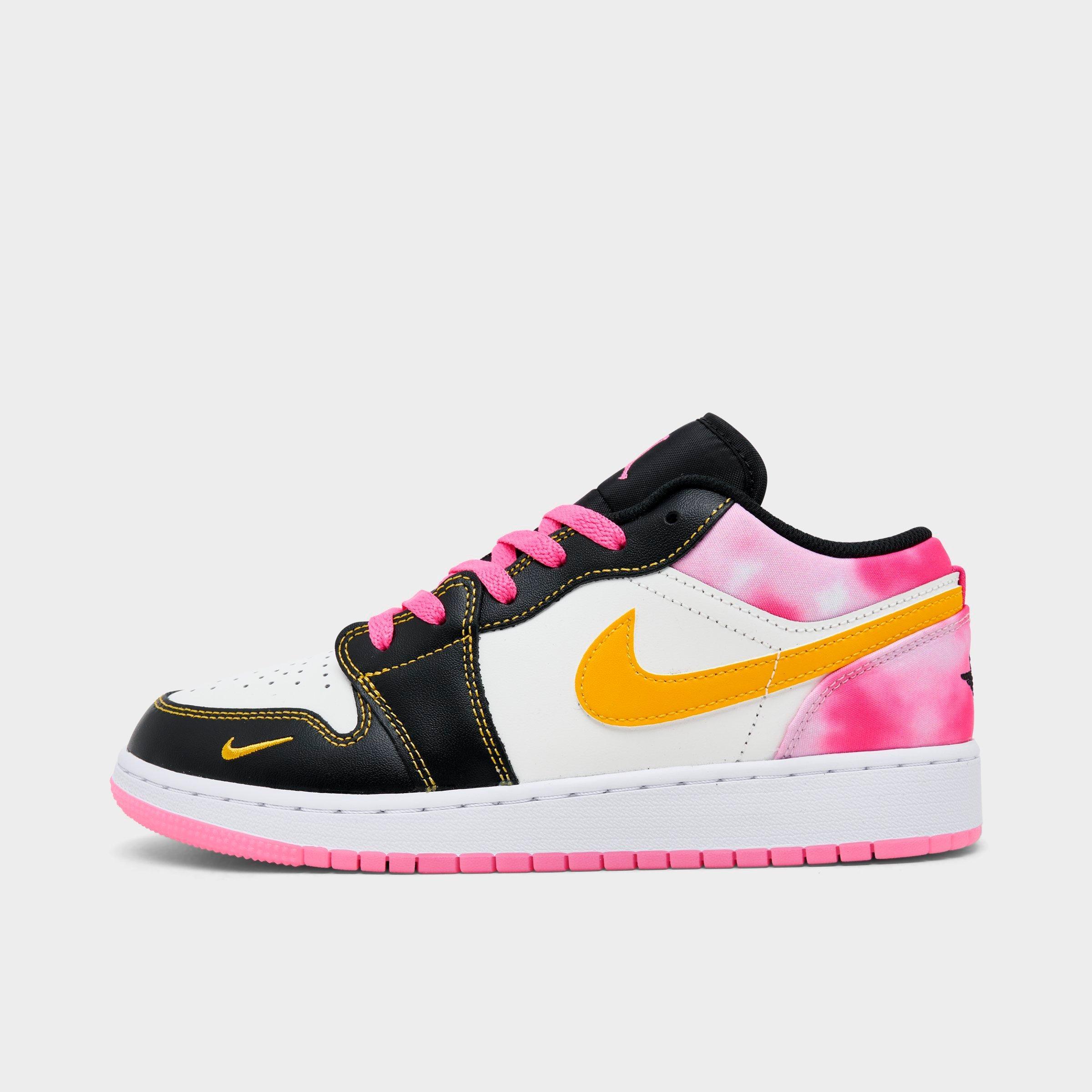 Jordan Big Kids Air 1 Low SE Casual Shoes in Black/University Gold/Sail Size: 4.0