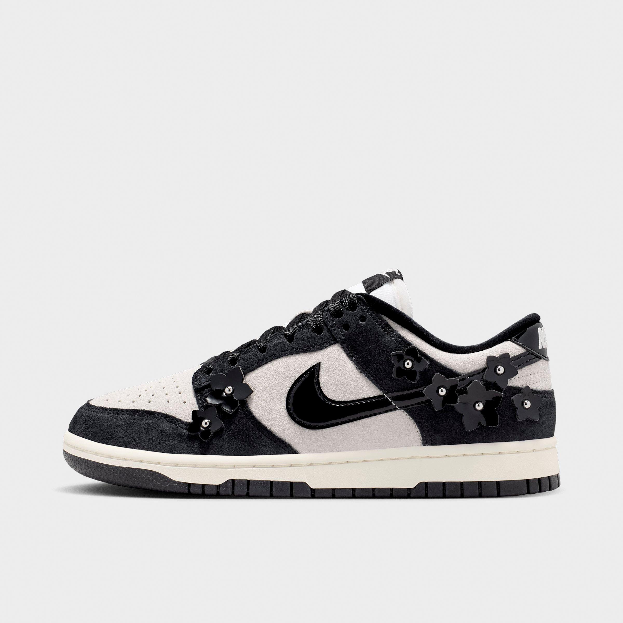 Nike Women's Dunk Low SE Casual Shoes