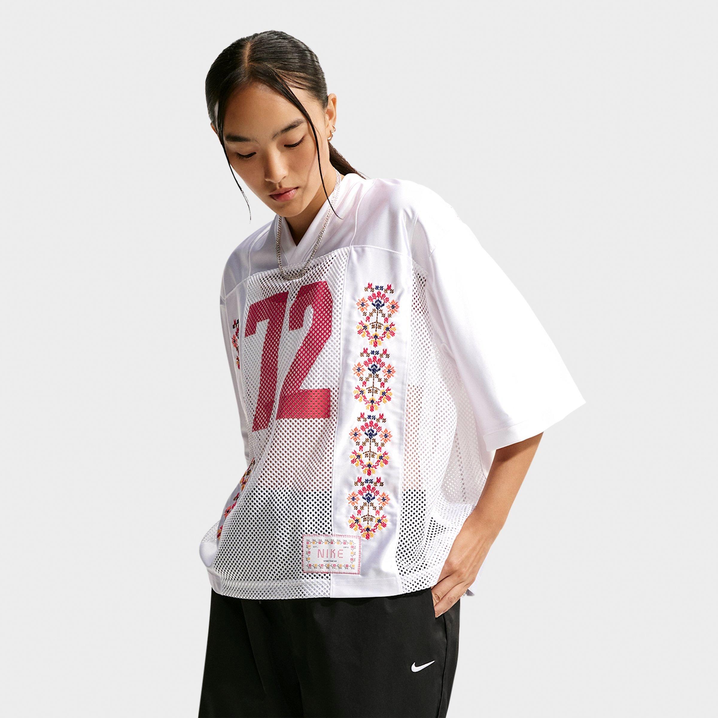 Nike Women's Sportswear '72 Oversized Short-Sleeve Graphic Jersey in White/University Red Size: Medium