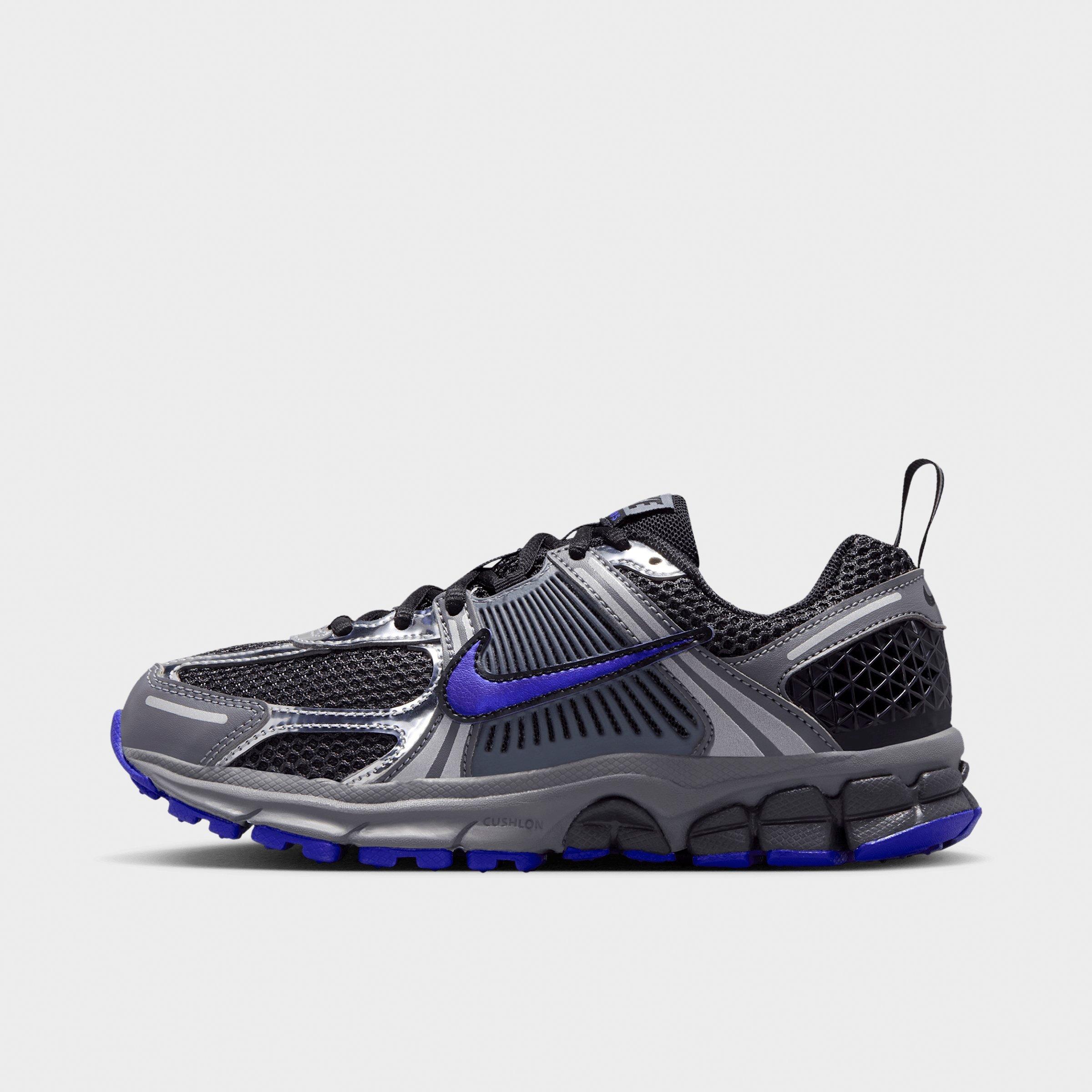 Nike Big Kids Vomero 5 Casual Shoes in Anthracite/Smoke Grey/Metallic Silver Size: 4.0
