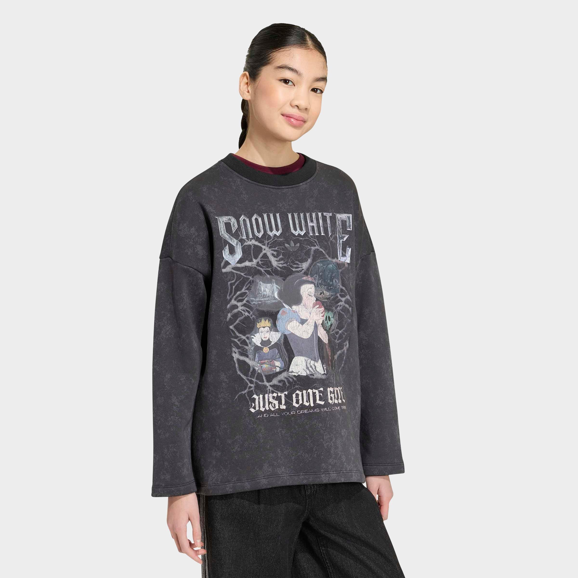 adidas Girls Big Kids Originals x Disney Villains Oversized Washed Long-Sleeve T-Shirt in Black Size: Medium