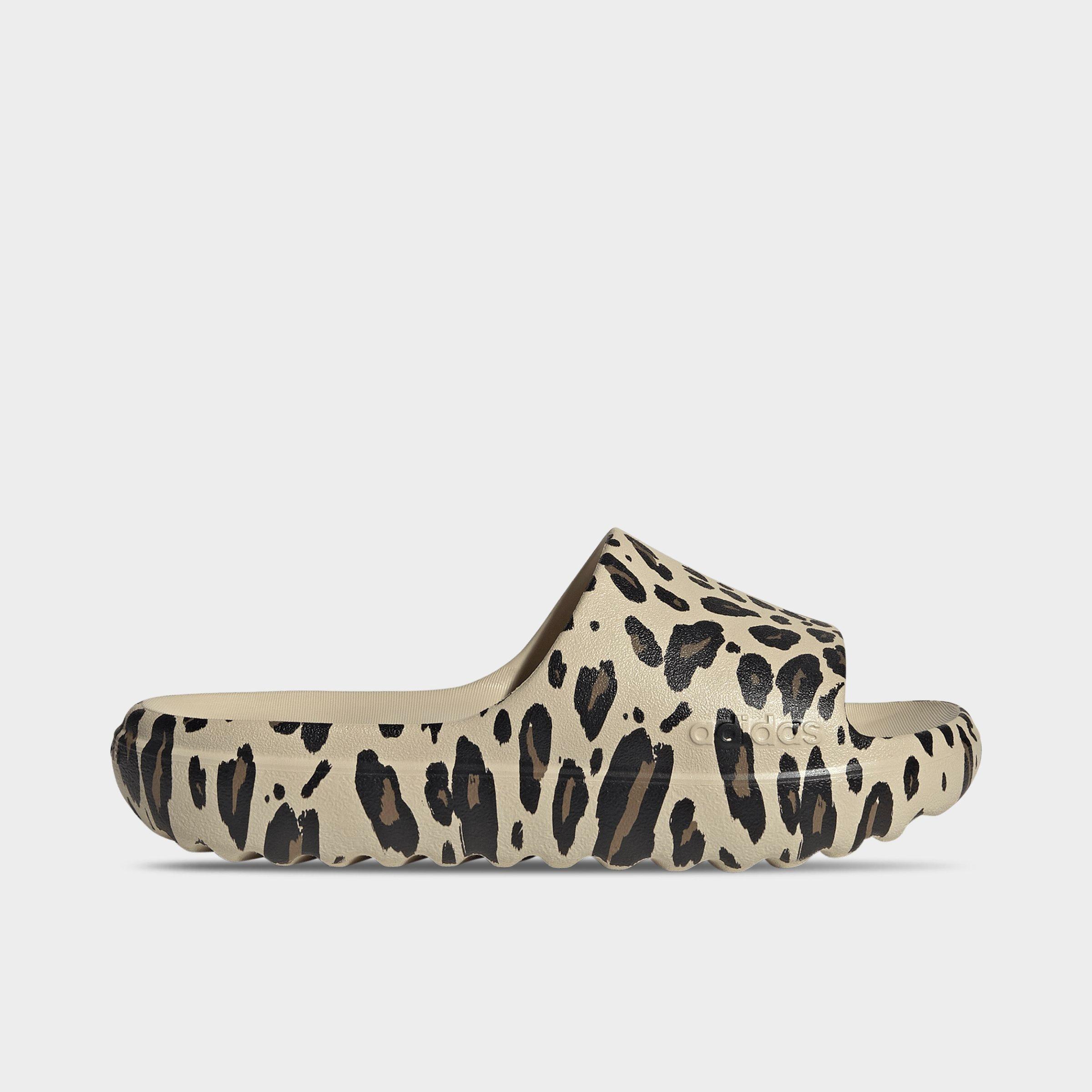 adidas Girls Big Kids adilette Lumia Slide Sandals in Crystal Linen/Core Black/Khaki Six Size: 3.0