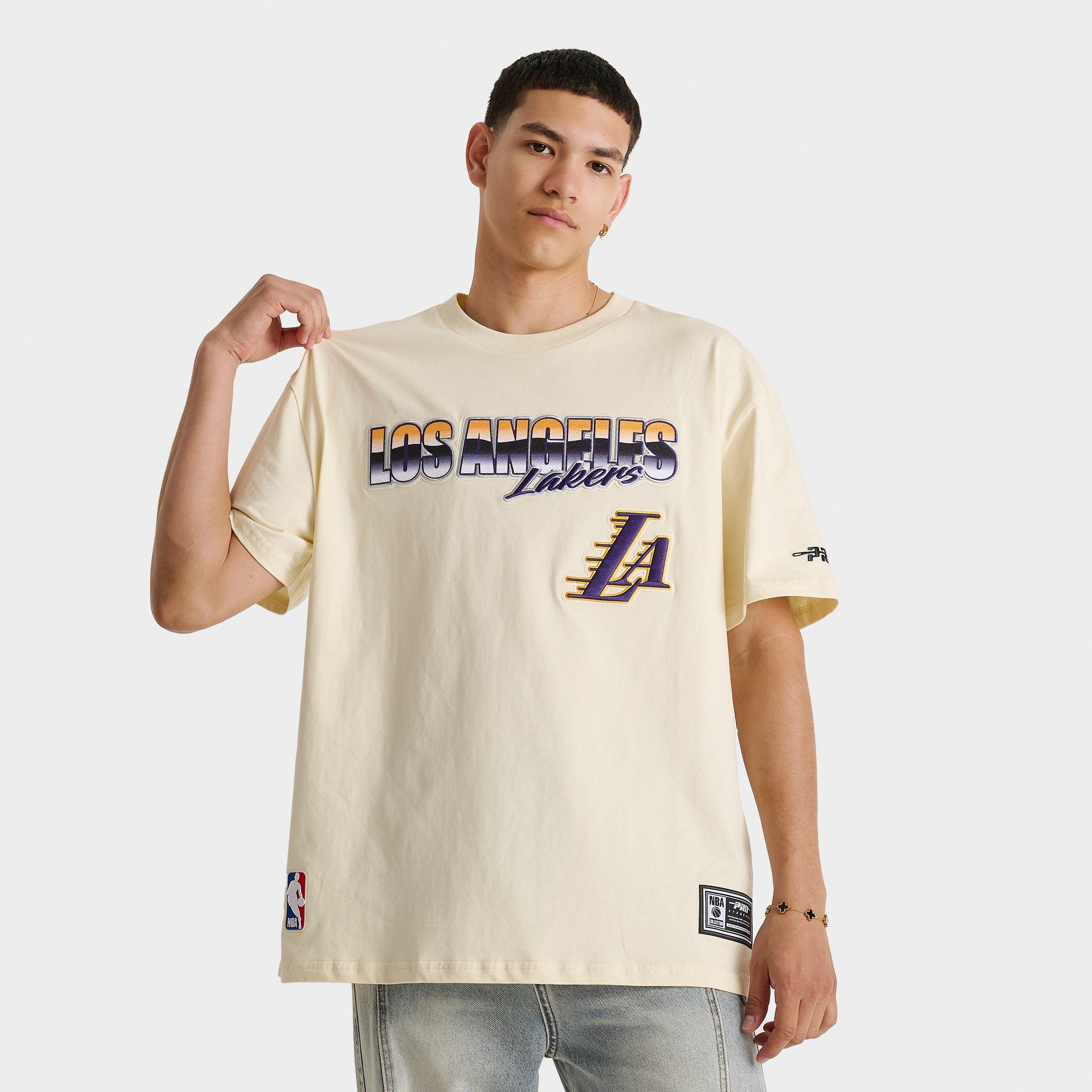 Pro Standard Men's Los Angeles Lakers NBA Chrome Graphic T-Shirt in Cream/Gold Size: Small