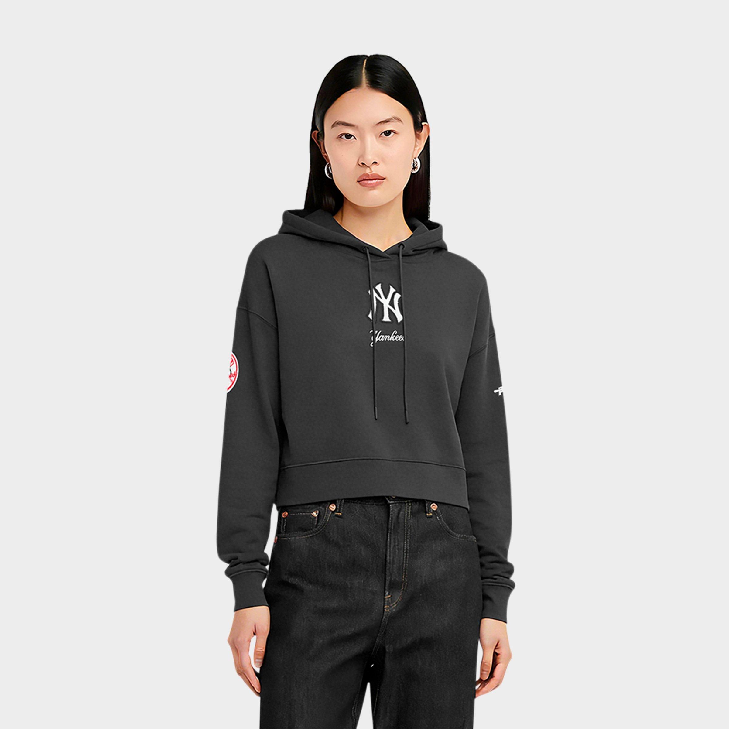Pro Standard Women's New York Yankees MLB Classic Cropped Pullover Hoodie