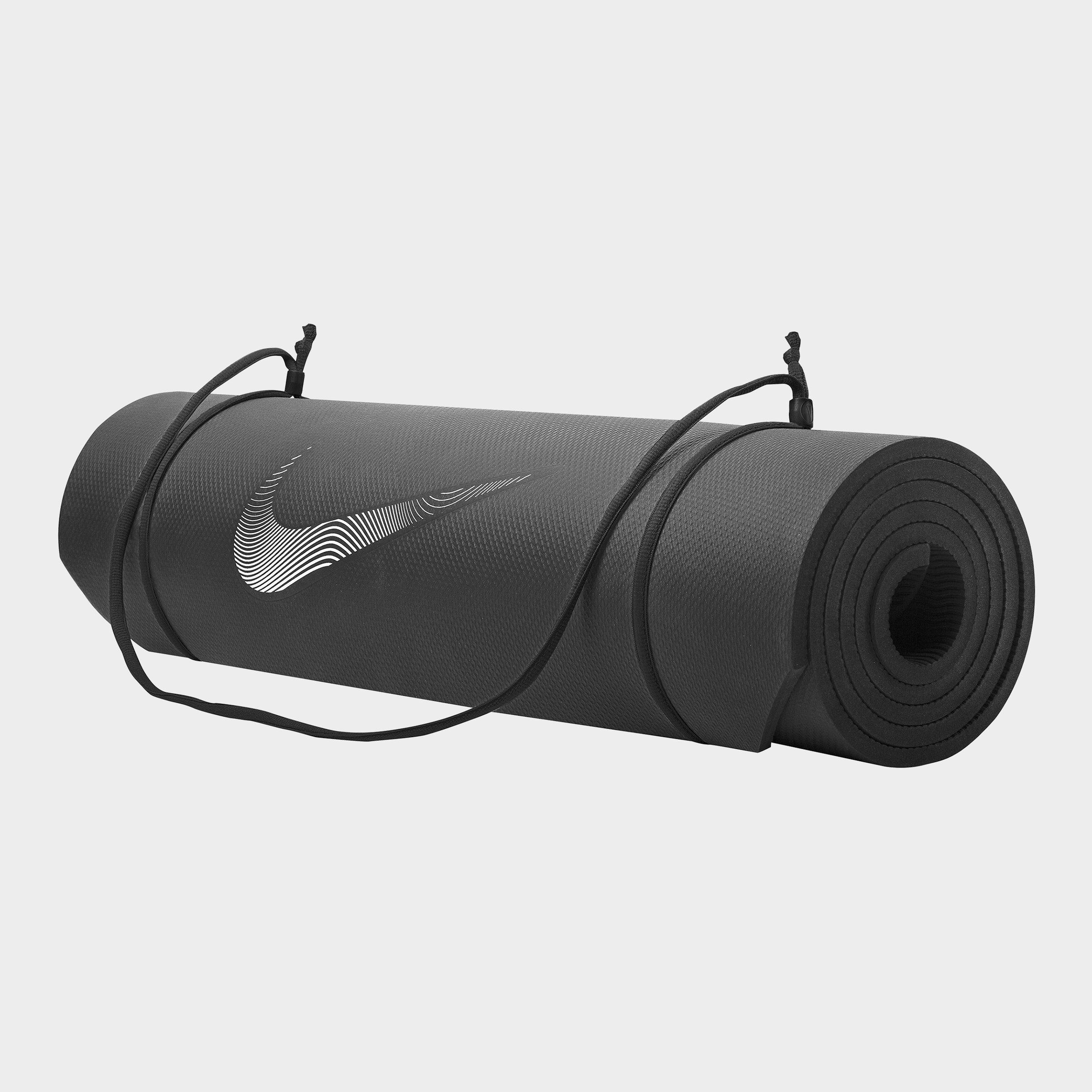 Nike Training Mat 2.0 in Black/White
