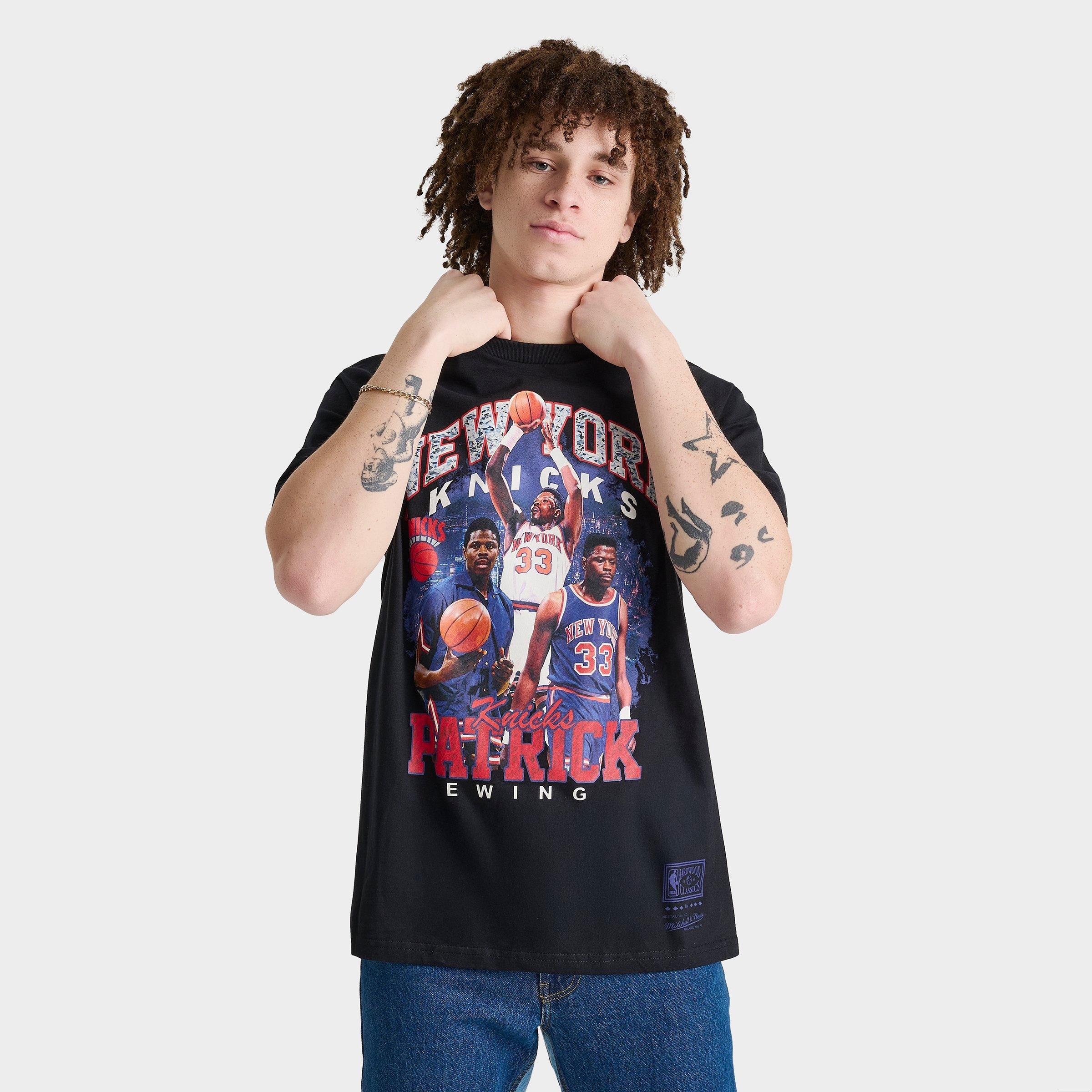 Mitchell & Ness Men's Patrick Ewing New York Knicks NBA Bling Graphic T-Shirt in Black Size: Small