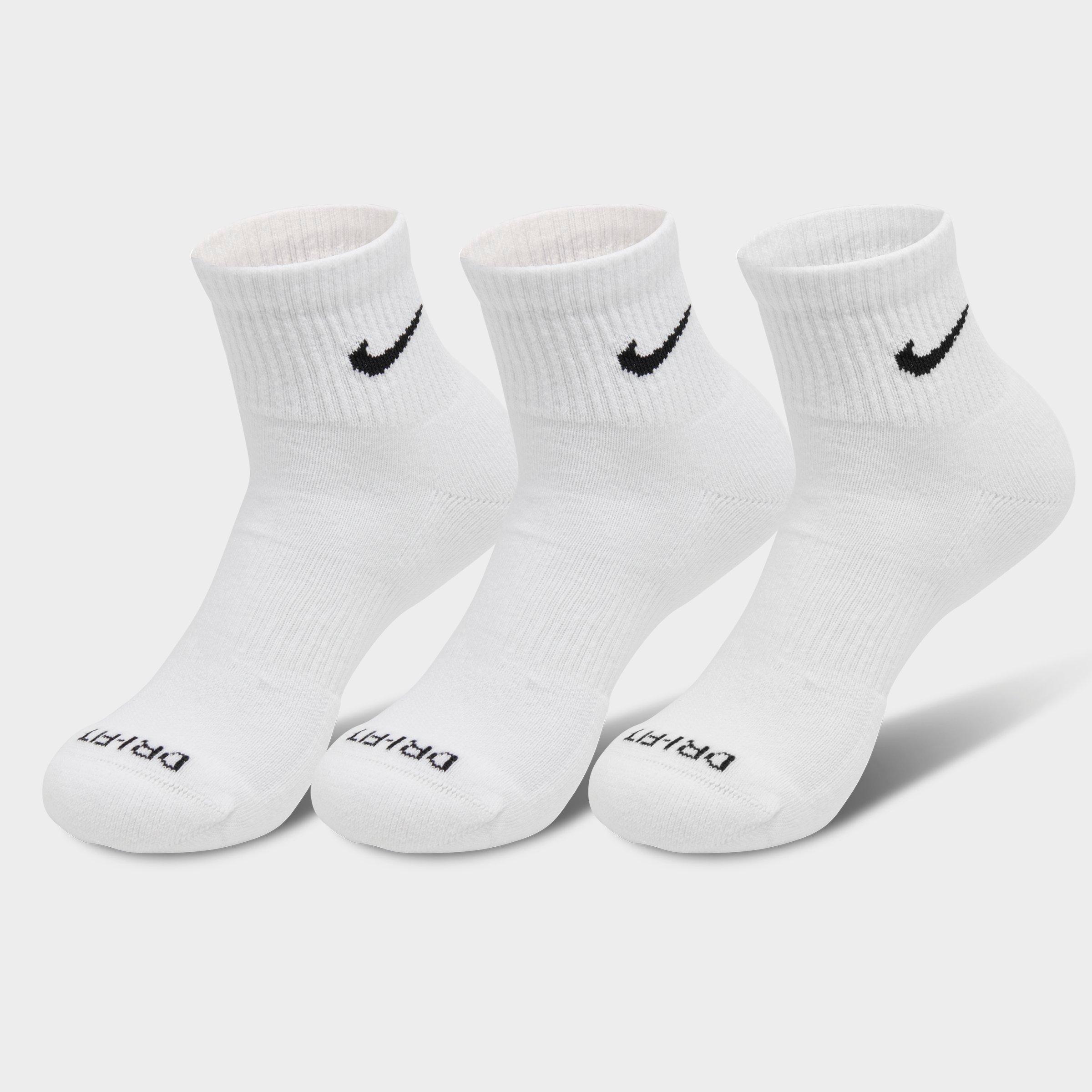 Nike Everyday Plus Cushioned Training Ankle Socks (3-Pack) in White/Black Size: Large